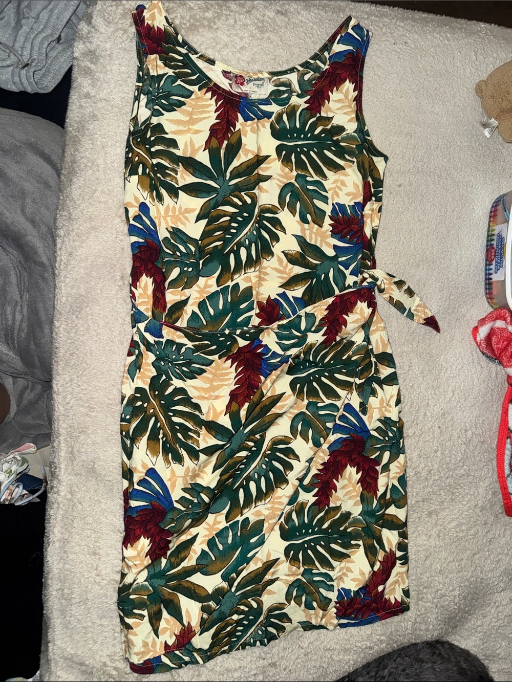 Hilo Hattie HAWAIIAN ORIGINAL brand Tropical Leaf Sleeveless Tie-Waist Dress